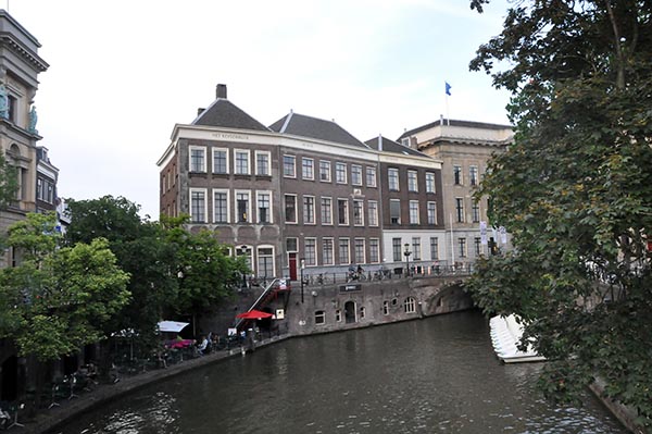 025Utrecht_Oudegracht_03