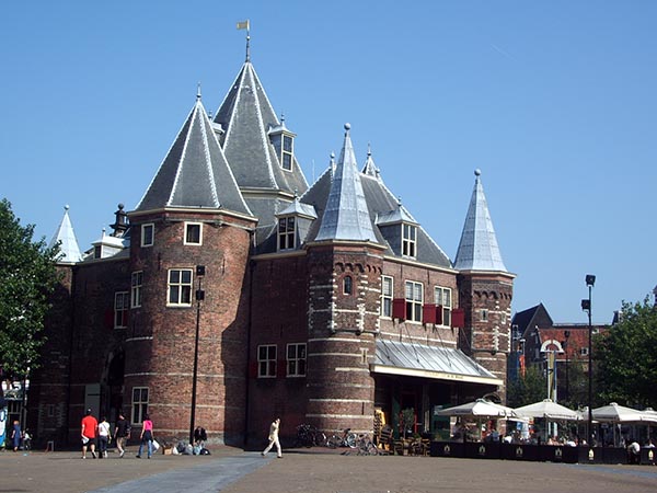 422 - Waag 02