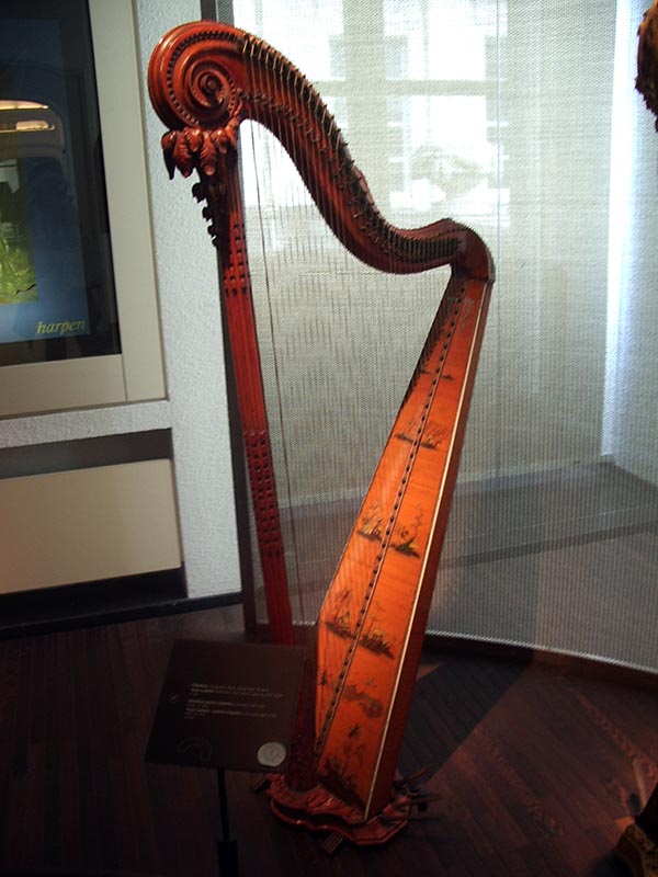 713 - Musee des instruments de musique 58