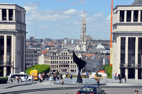 Vista da praça Mont Des Arts